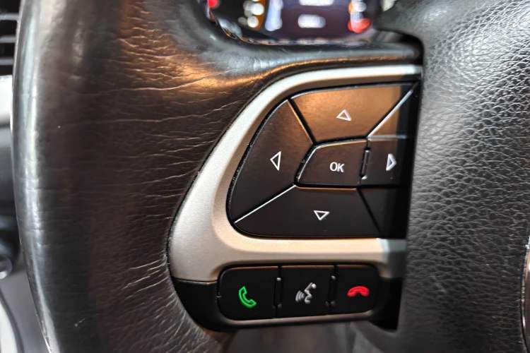 Used Jeep Compass 2017 200T Automatic Family Edition Interior 3