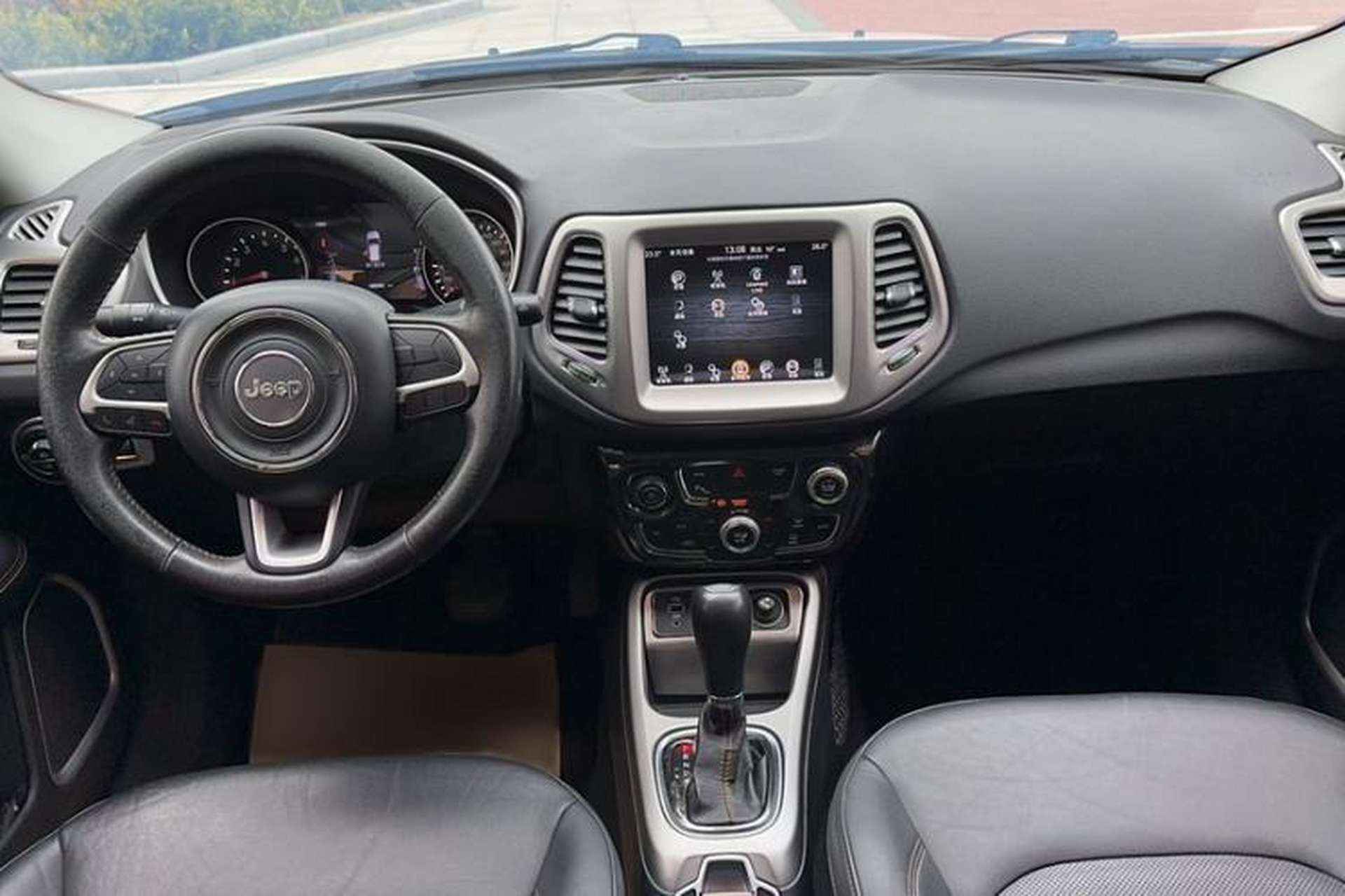 Used Jeep Compass 2017 200T Automatic Family Edition Interior 3