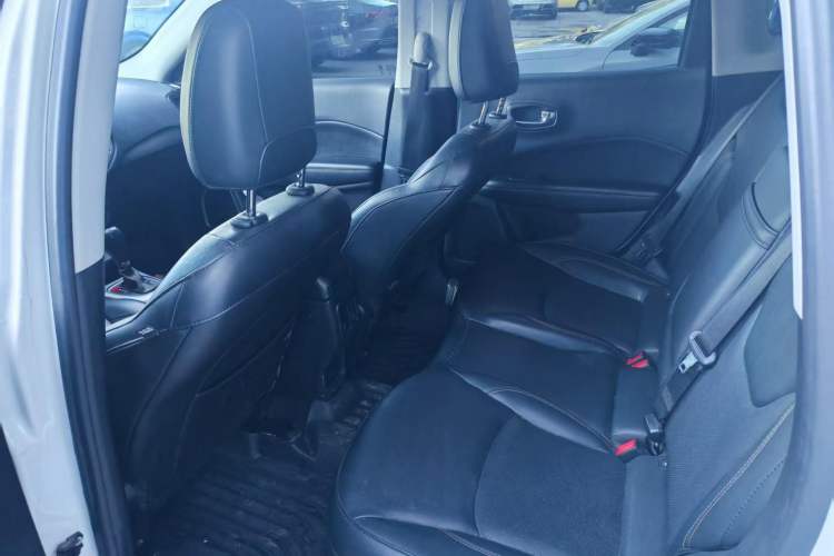 Used Jeep Compass 2017 200T Automatic Family Edition Interior 3