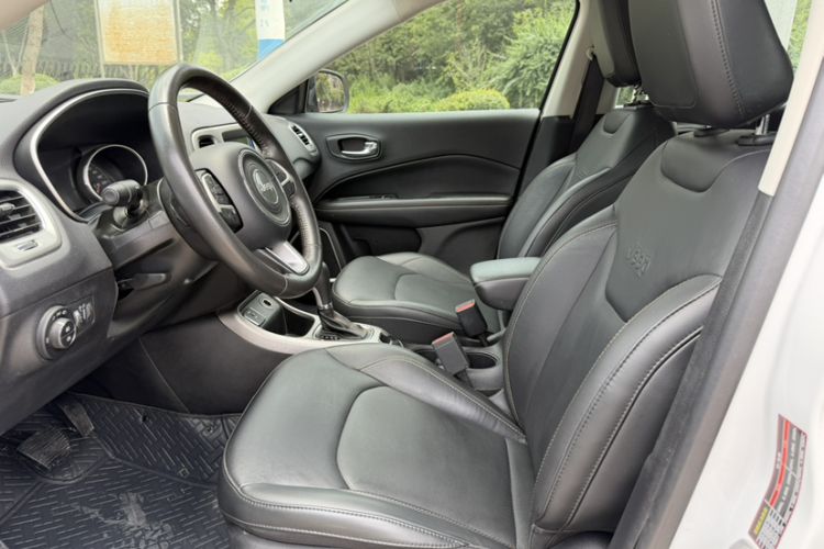 Used Jeep Compass 2017 200T Automatic Family Edition Interior 3