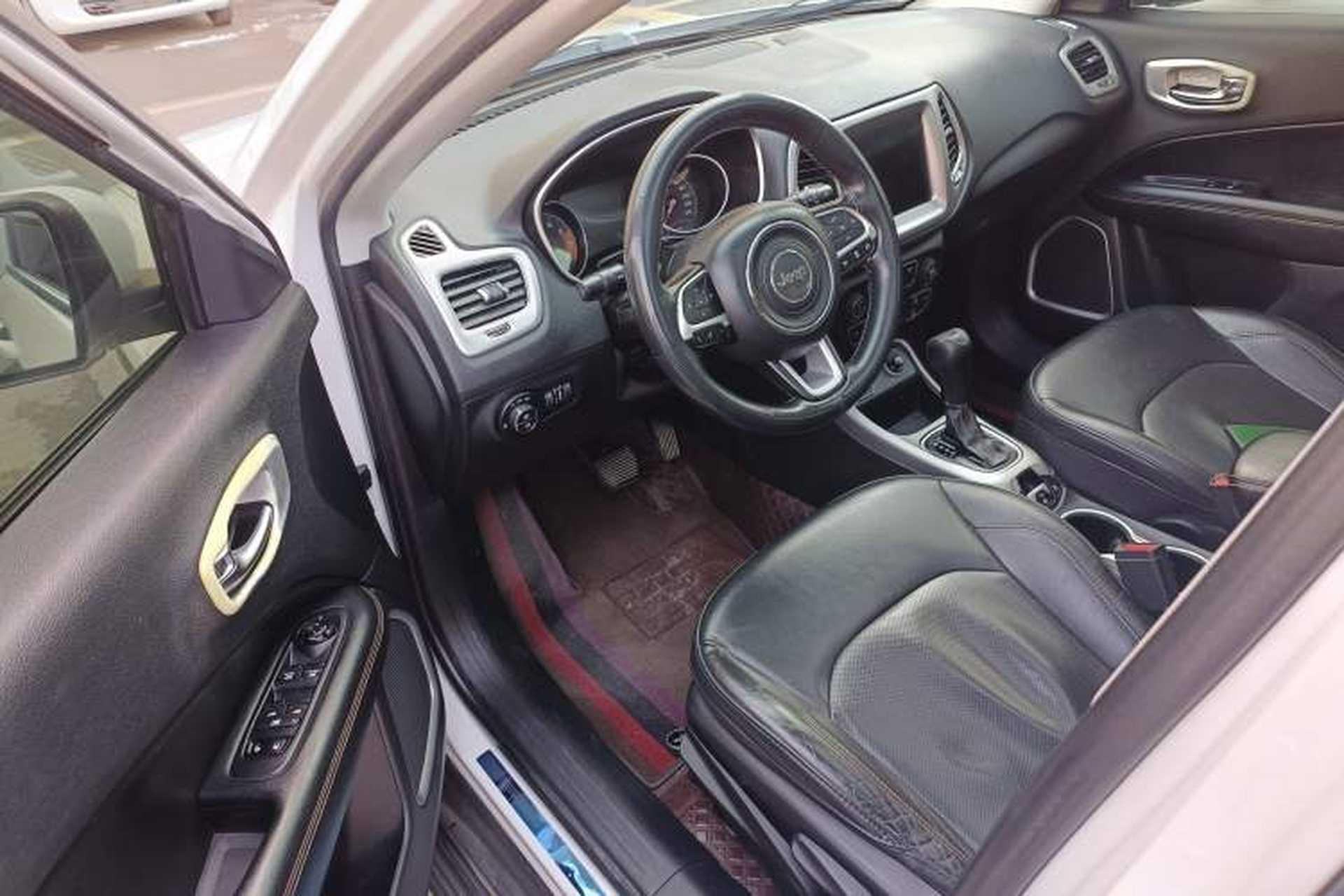 Used Jeep Compass 2017 200T Automatic Family Edition Interior 3