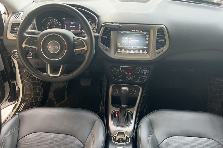 Used Jeep Compass 2017 200T Automatic Family Edition Interior 3