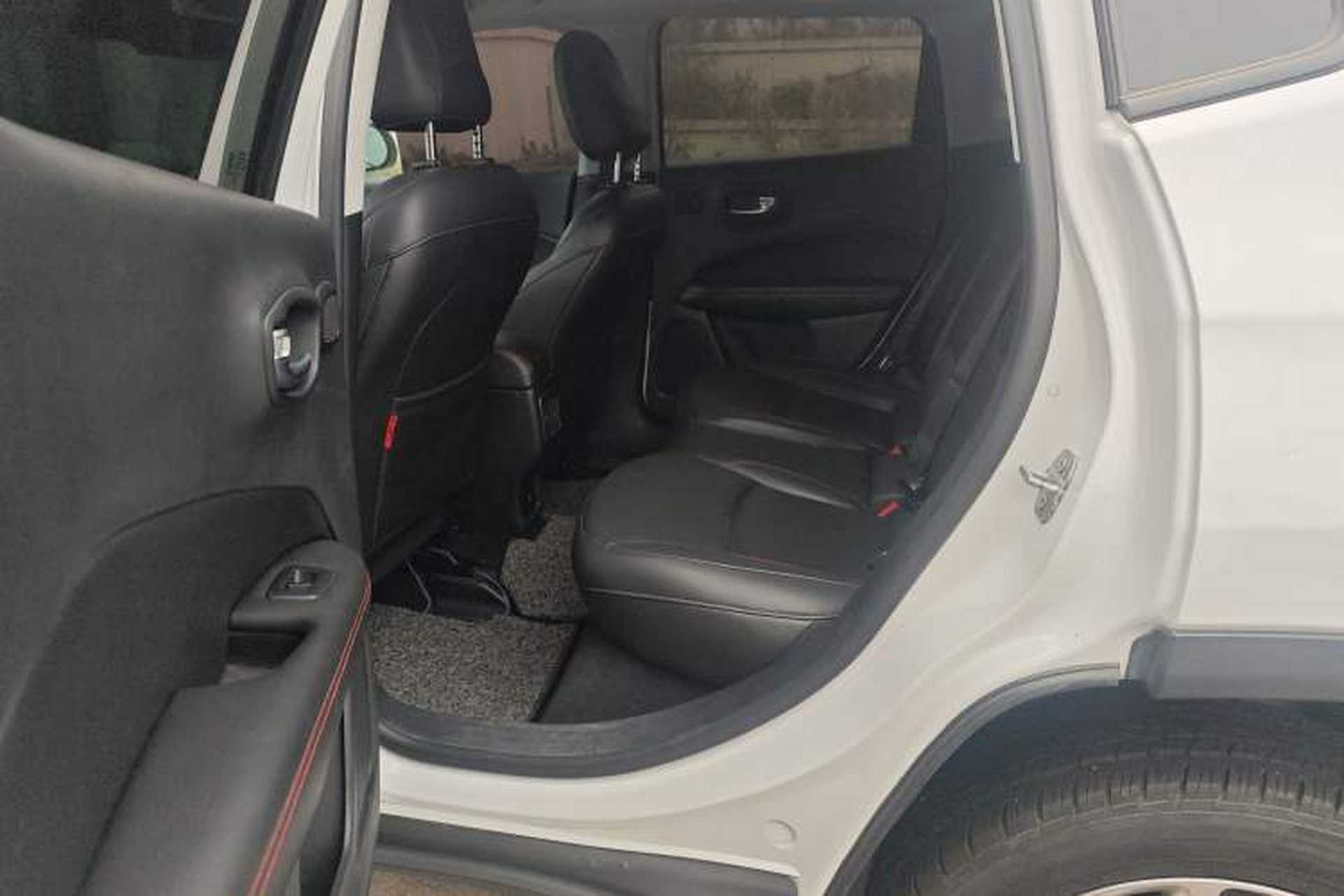 Used Jeep Compass 2017 200TS Automatic High-Performance All-Wheel Drive Edition Interior 4