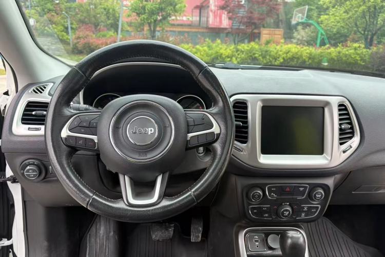 Used Jeep Compass 2017 200T Automatic Family Edition Interior 4