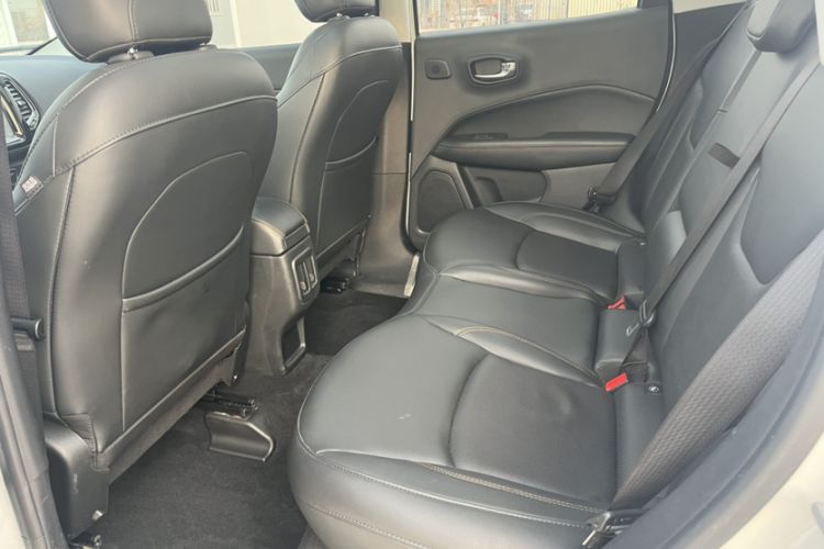 Used Jeep Compass 2017 200T Automatic Prestige Four-Wheel Drive Edition Interior 4