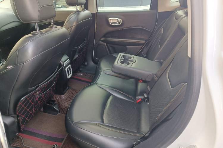 Used Jeep Compass 2017 200T Automatic Family Edition Interior 4