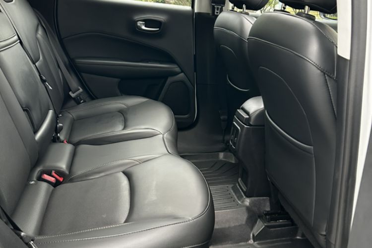 Used Jeep Compass 2017 200T Automatic Family Edition Interior 5