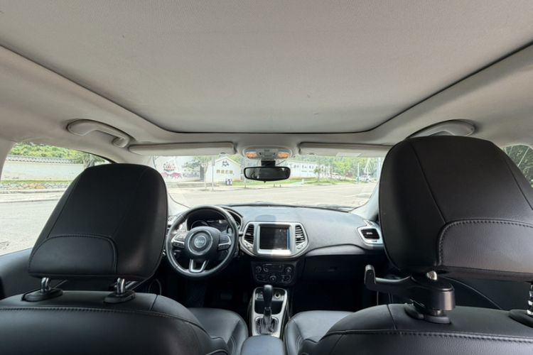 Used Jeep Compass 2017 200T Automatic Family Edition Interior 5