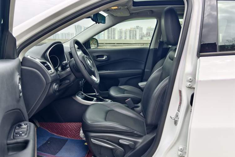 Used Jeep Compass 2017 200T Automatic Enjoyment Version Interior 6