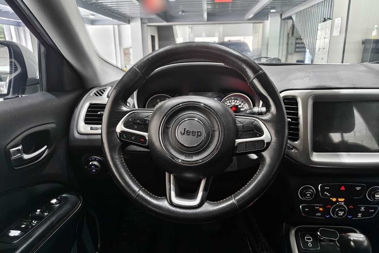 Used Jeep Compass 2017 200T Automatic Family Edition Interior 8