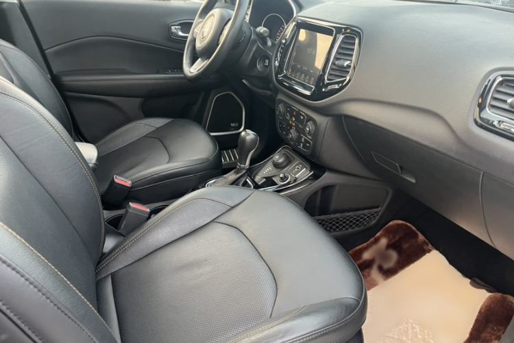 Used Jeep Compass 2017 200T Automatic Prestige Four-Wheel Drive Edition Interior 8