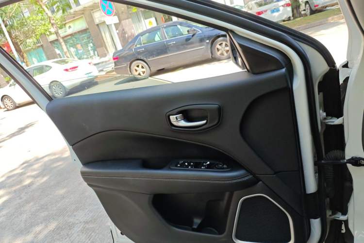 Used Jeep Compass 2017 200T Automatic Family Edition Left Front Door Interior