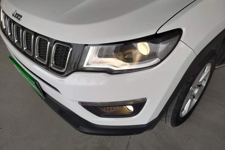 Used Jeep Compass 2017 200T Automatic Family Enjoyment Four-Wheel Drive Edition Left Front Headlight