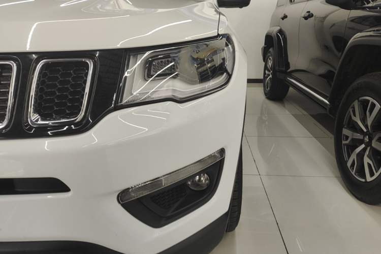 Used Jeep Compass 2017 200T Automatic Family Enjoyment Four-Wheel Drive Edition Left Front Headlight