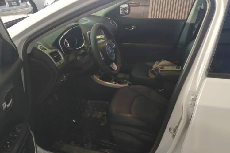 Used Jeep Compass 2017 200T Automatic Family Edition Left Front Seat