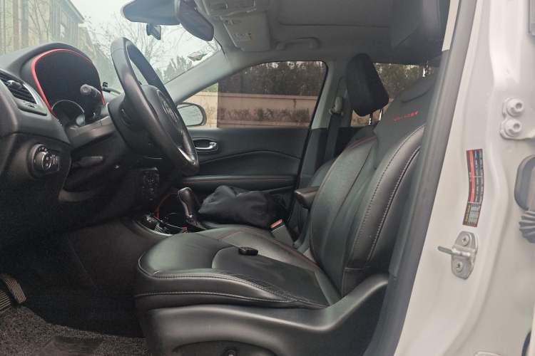 Used Jeep Compass 2017 200TS Automatic High-Performance All-Wheel Drive Edition Left Front Seat