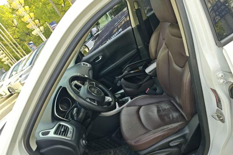 Used Jeep Compass 2017 200T Automatic Enjoyment Edition Left Front Seat