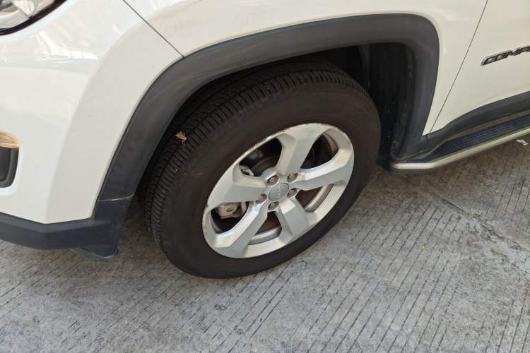Used Jeep Compass 2017 200T Automatic Family Edition Left Front Wheel Hub