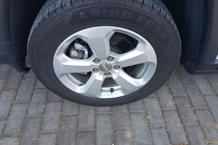 Used Jeep Compass 2017 200T Automatic Family Edition Left Front Wheel Hub