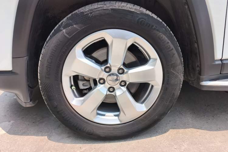 Used Jeep Compass 2017 200T Automatic Family Edition Left Front Wheel Hub