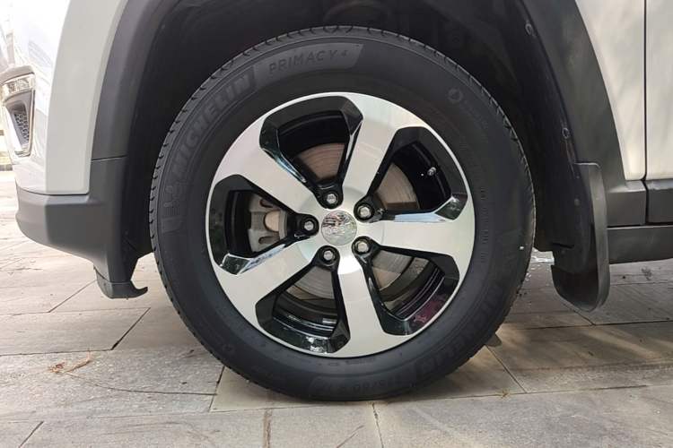 Used Jeep Compass 2017 200T Automatic Family Edition Left Front Wheel Hub