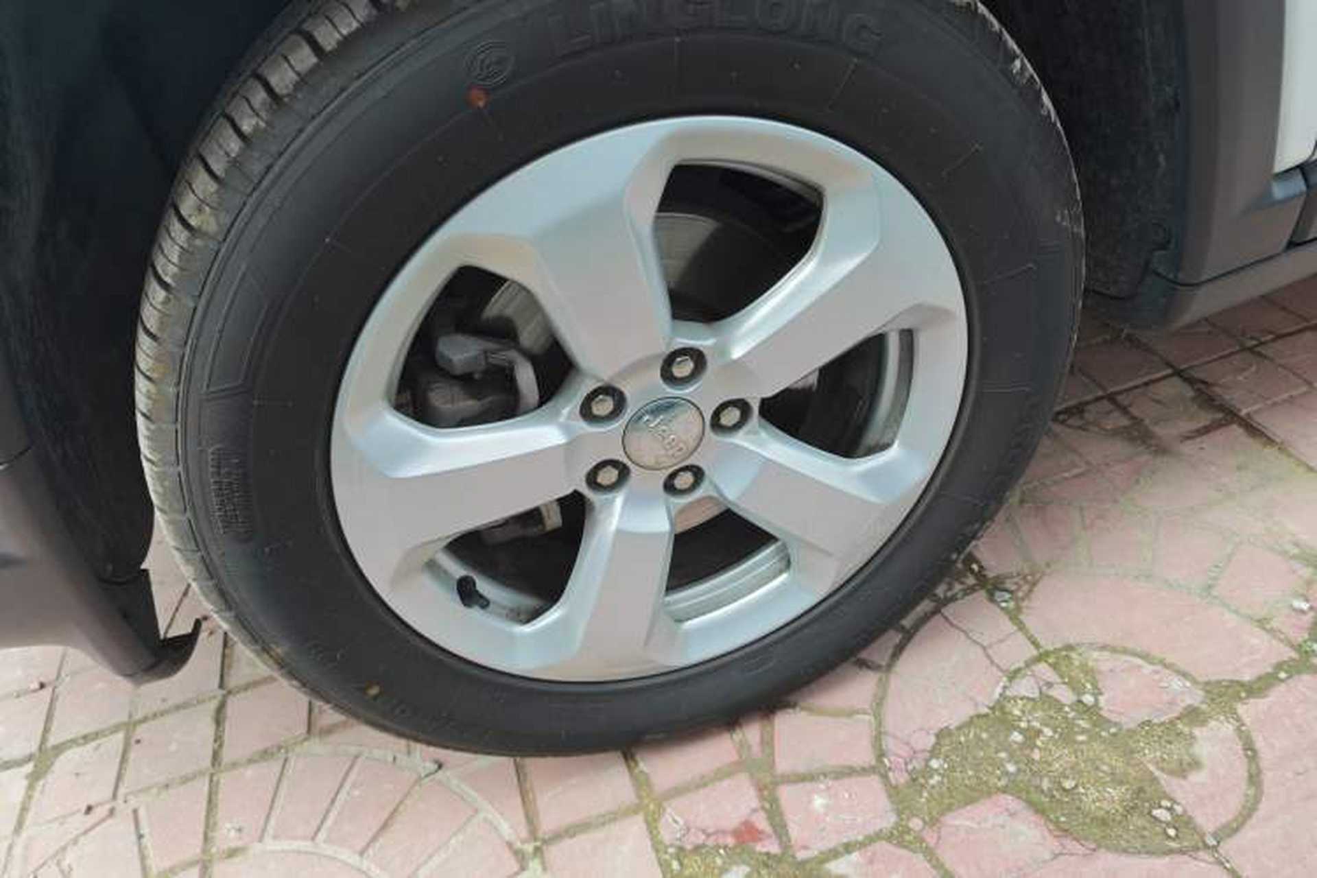 Used Jeep Compass 2017 200T Automatic Family Edition Left Front Wheel Hub