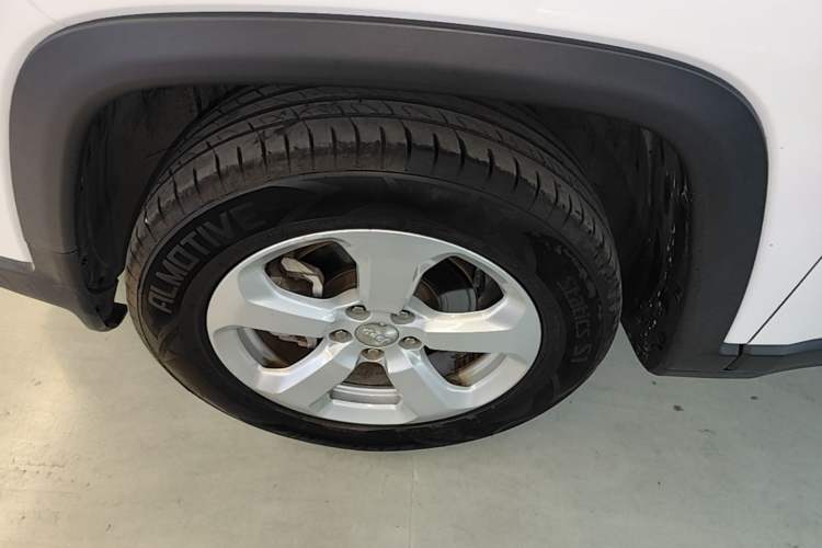 Used Jeep Compass 2017 200T Automatic Family Edition Left Front Wheel Hub