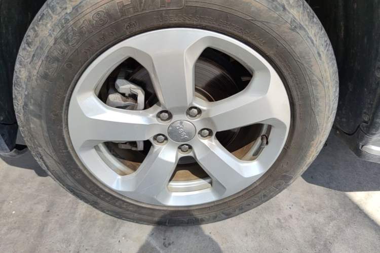 Used Jeep Compass 2017 200T Automatic Family Edition Left Front Wheel Hub
