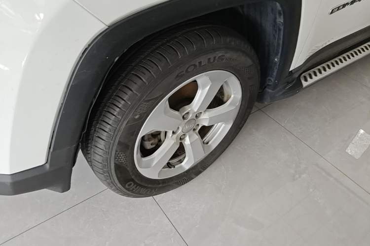 Used Jeep Compass 2017 200T Automatic Family Edition Left Front Wheel Hub