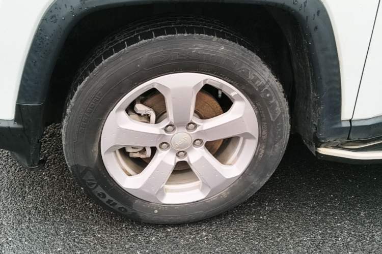 Used Jeep Compass 2017 200T Automatic Family Edition Left Front Wheel Hub