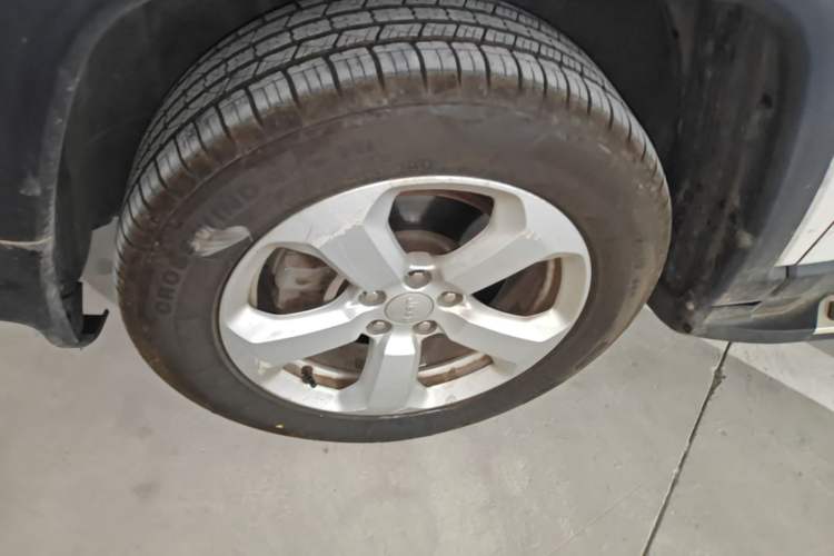 Used Jeep Compass 2017 200T Automatic Family Edition Left Front Wheel Hub