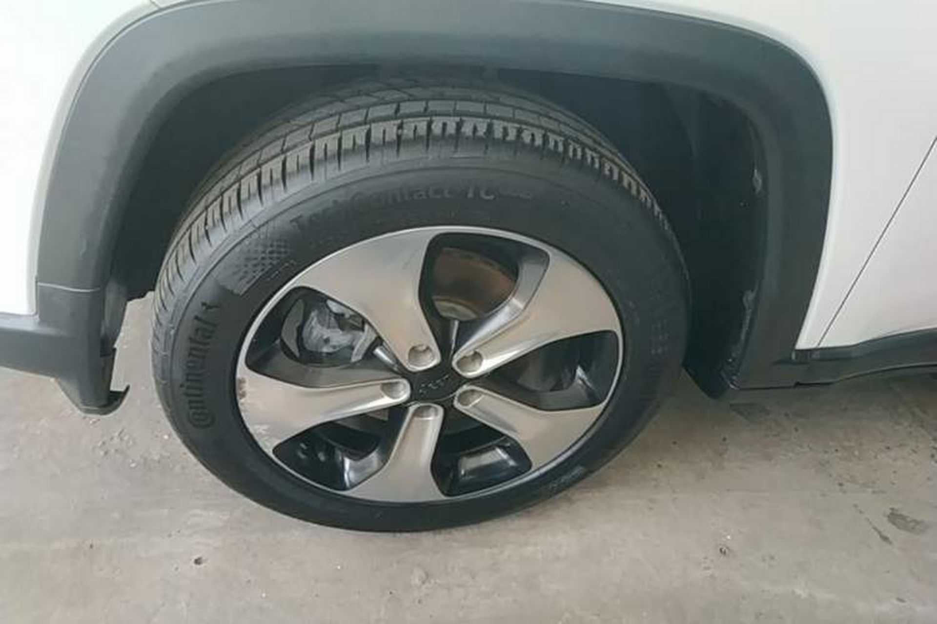 Used Jeep Compass 2017 200T Automatic Prestige Edition Left Front Wheel Hub