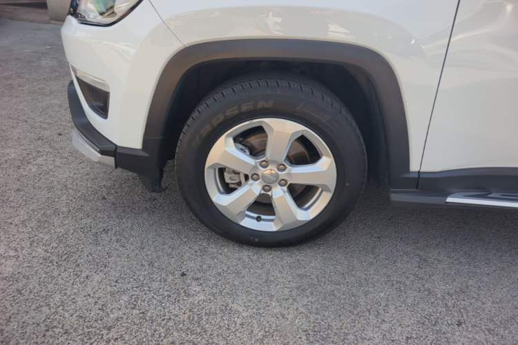 Used Jeep Compass 2017 200T Automatic Family Edition Left Front Wheel Hub