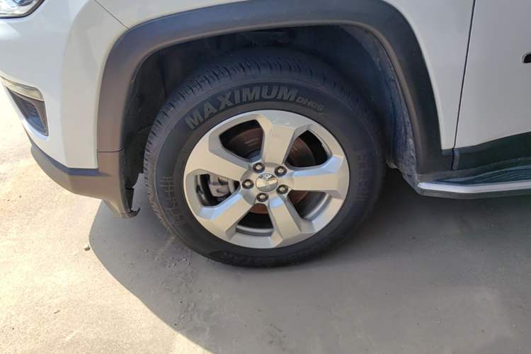 Used Jeep Compass 2017 200T Automatic Family Edition Left Front Wheel Hub
