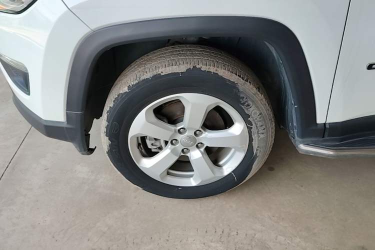 Used Jeep Compass 2017 200T Automatic Family Enjoyment Four-Wheel Drive Edition Left Front Wheel Hub