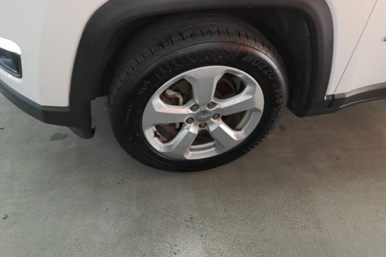 Used Jeep Compass 2017 200T Automatic Family Edition Left Front Wheel Hub