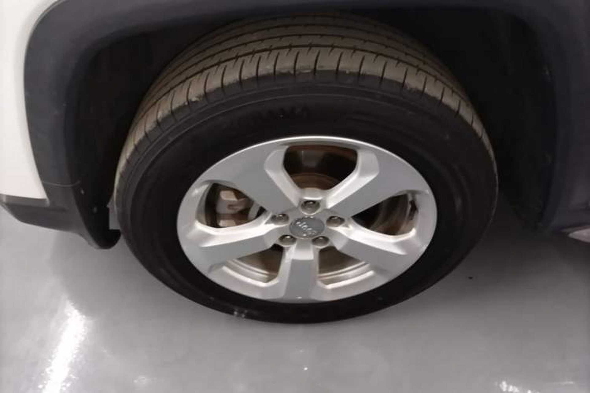 Used Jeep Compass 2017 200T Automatic Family Edition Left Front Wheel Hub