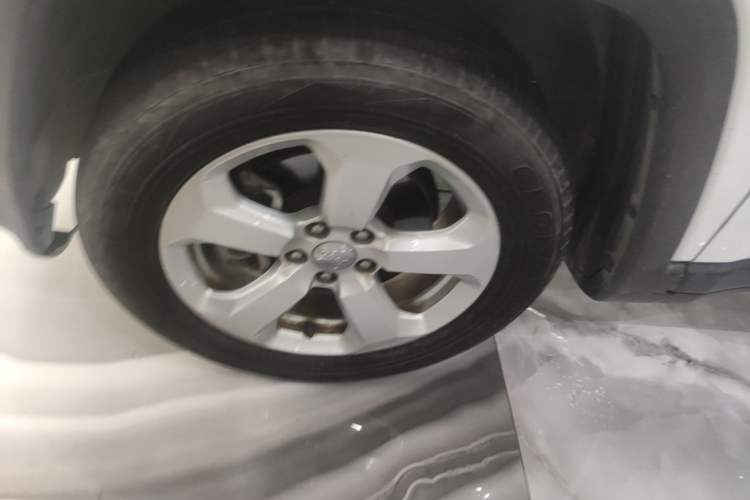 Used Jeep Compass 2017 200T Automatic Family Edition Left Front Wheel Hub