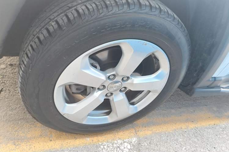 Used Jeep Compass 2017 200T Automatic Family Edition Left Front Wheel Hub