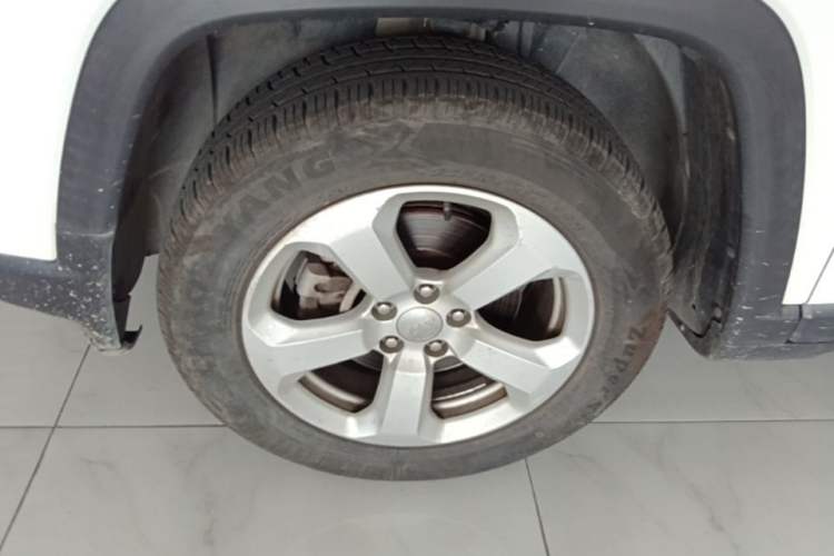 Used Jeep Compass 2017 200T Automatic Family Edition Left Front Wheel Hub