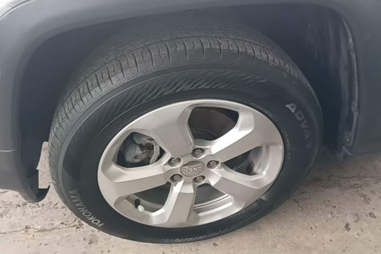 Used Jeep Compass 2017 200T Automatic Family Edition Left Front Wheel Hub