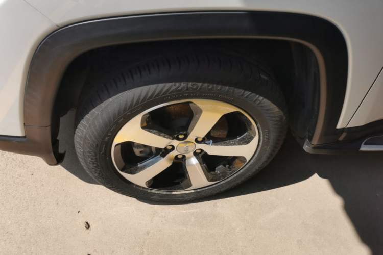 Used Jeep Compass 2017 200T Automatic Family Edition Left Front Wheel Hub