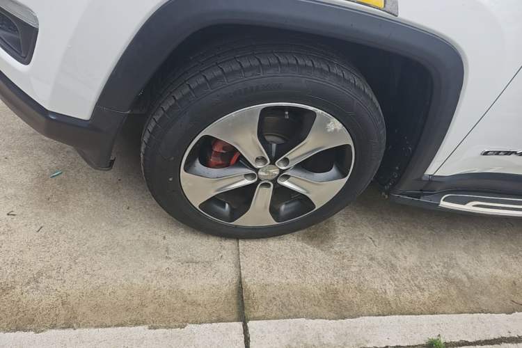 Used Jeep Compass 2017 200T Automatic Family Edition Left Front Wheel Hub