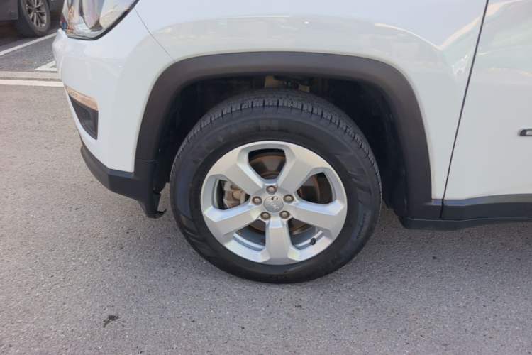 Used Jeep Compass 2017 200T Automatic Enjoyment Version Left Front Wheel Hub