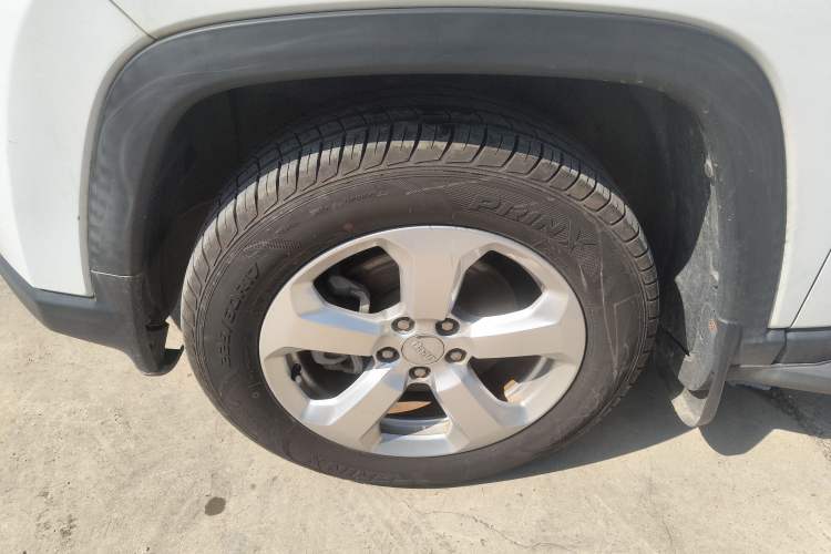 Used Jeep Compass 2017 200T Automatic Family Edition Left Front Wheel Hub