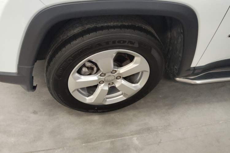 Used Jeep Compass 2017 200T Automatic Family Edition Left Front Wheel Hub