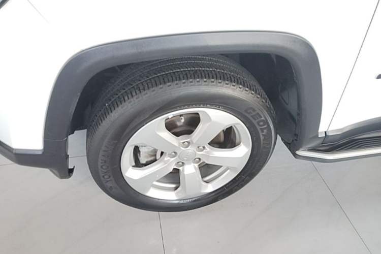 Used Jeep Compass 2017 200T Automatic Family Edition Left Front Wheel Hub