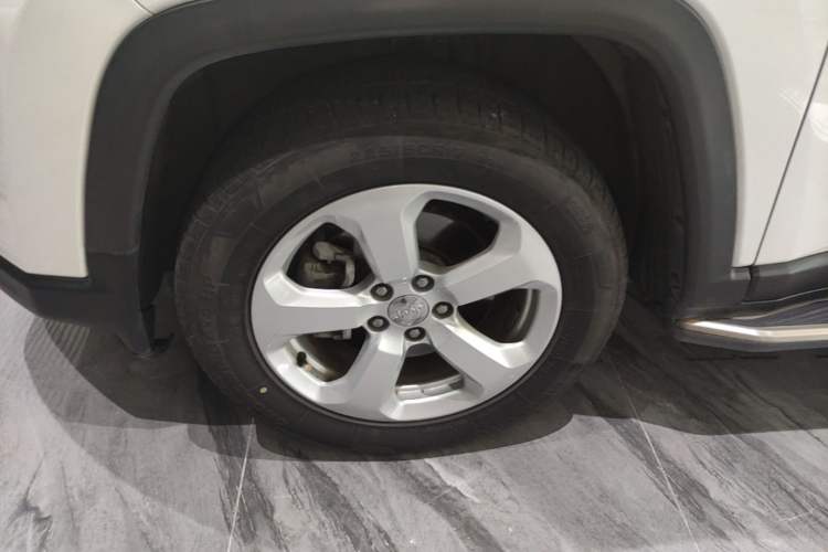 Used Jeep Compass 2017 200T Automatic Family Edition Left Front Wheel Hub