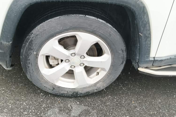 Used Jeep Compass 2017 200T Automatic Family Edition Left Front Wheel Hub