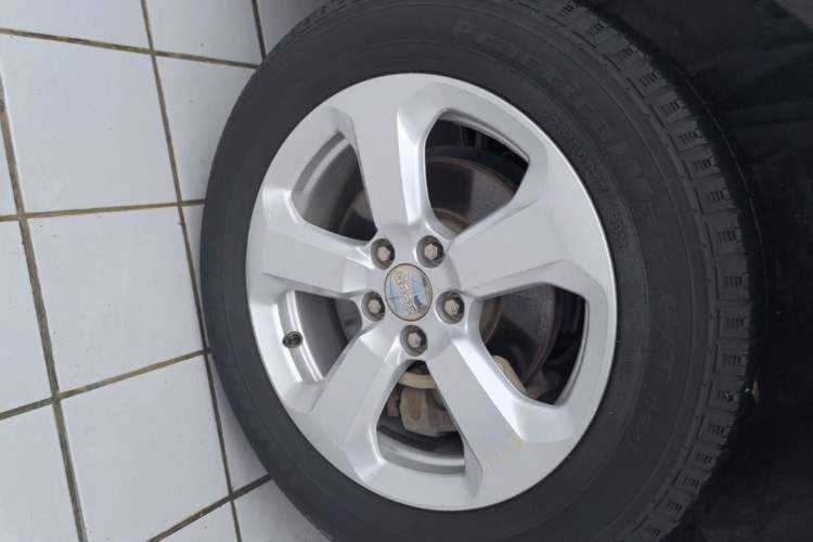 Used Jeep Compass 2017 200T Automatic Family Edition Left Front Wheel Hub